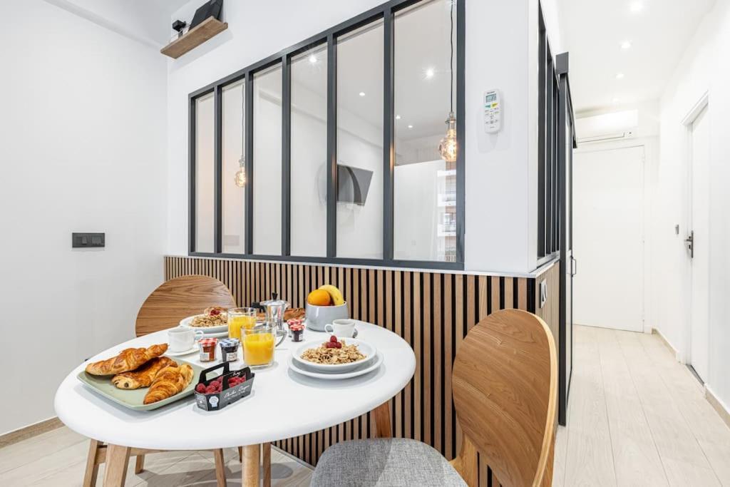 Smolett - Superb Downtown W Ac Apartment Nice