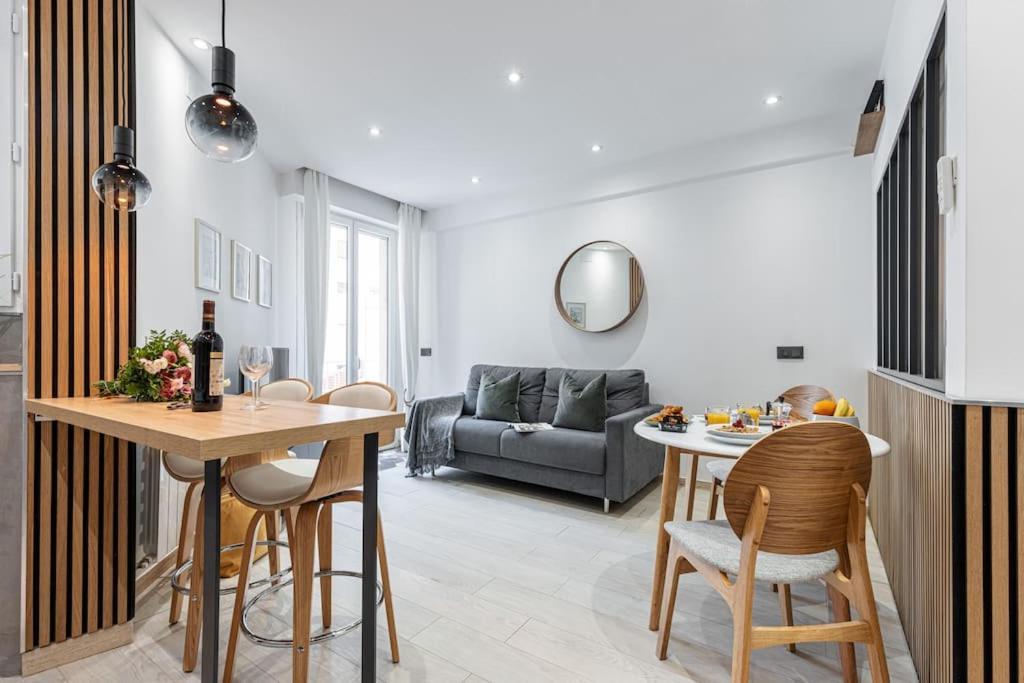 Smolett - Superb Downtown W Ac Apartment