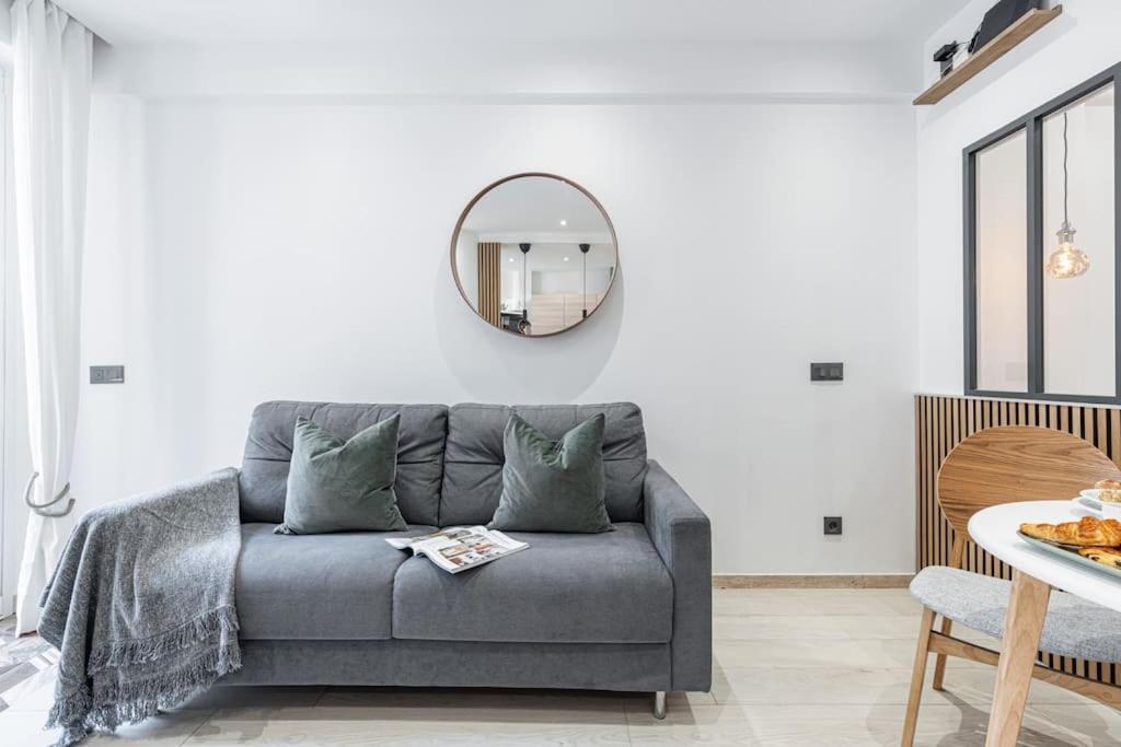 Smolett - Superb Downtown W Ac Apartment Nice