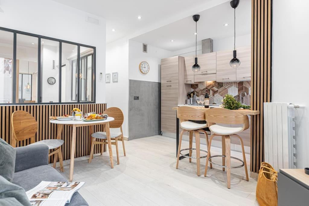 Smolett - Superb Downtown W Ac Apartment Nice